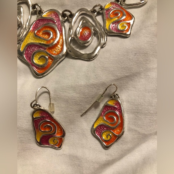 Silver necklace with beautiful orange, pink and yellow colors.Matching earrings - Picture 2 of 3